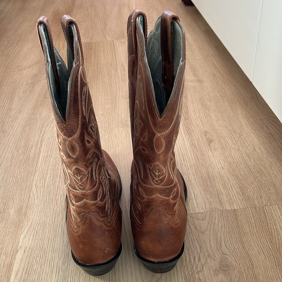 Women's Ariat Heritage Western Cowboy R Toe Boot Style10001015 (15702) Size 6.5B - Picture 3 of 12